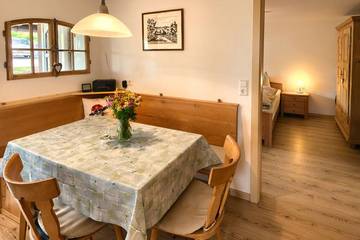 Gîte pour 4 personnes, avec balcon ainsi que jardin et piscine, animaux acceptés à Oberried