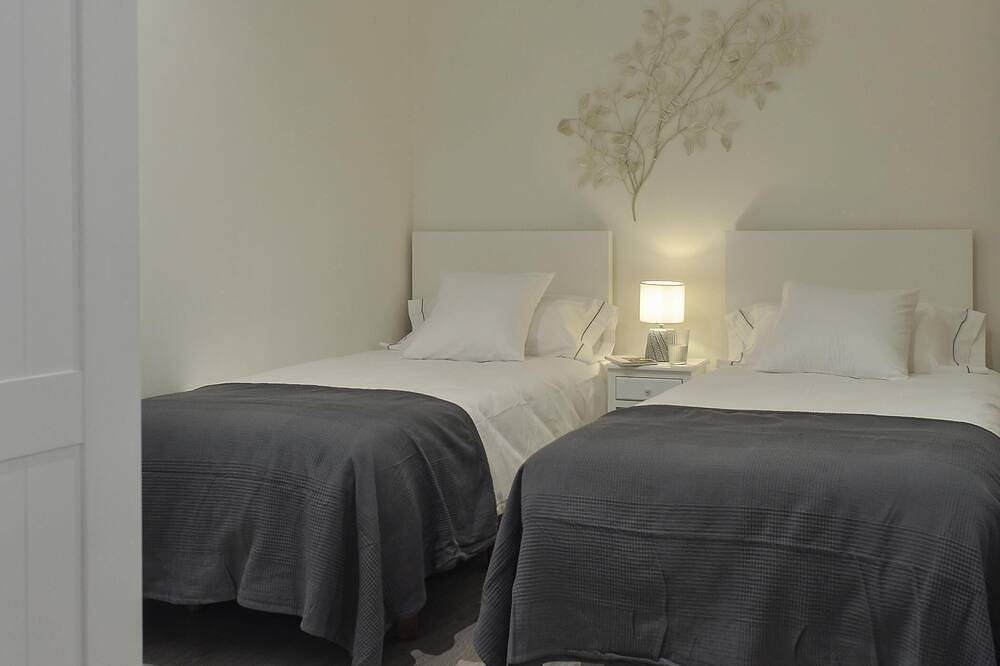 Entire apartment, Apartamento en Puerta del Sol centro ciudad in Centro (Madrid), Madrid