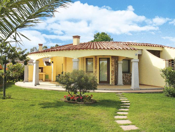 Ferienhaus für 6 Personen, mit Terrasse und Garten in Costa Rei