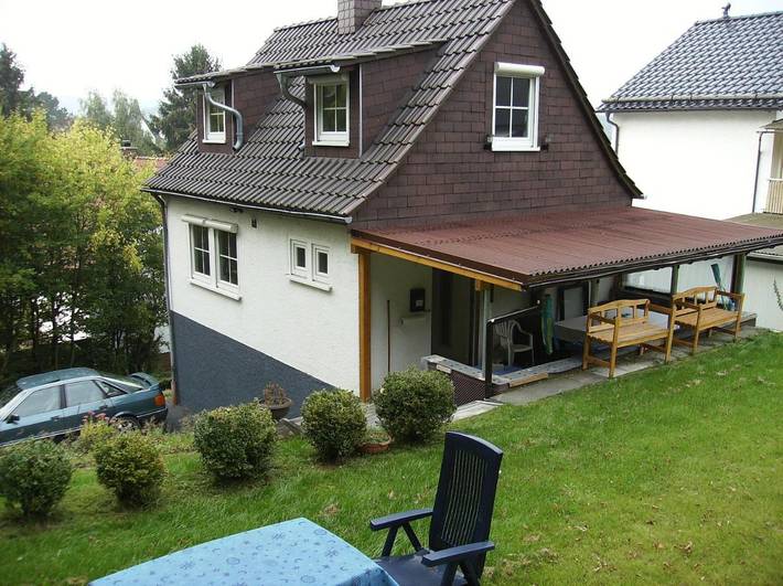 Ferienwohnung für 4 Personen, mit Balkon und Terrasse sowie Garten und Ausblick in Herborn