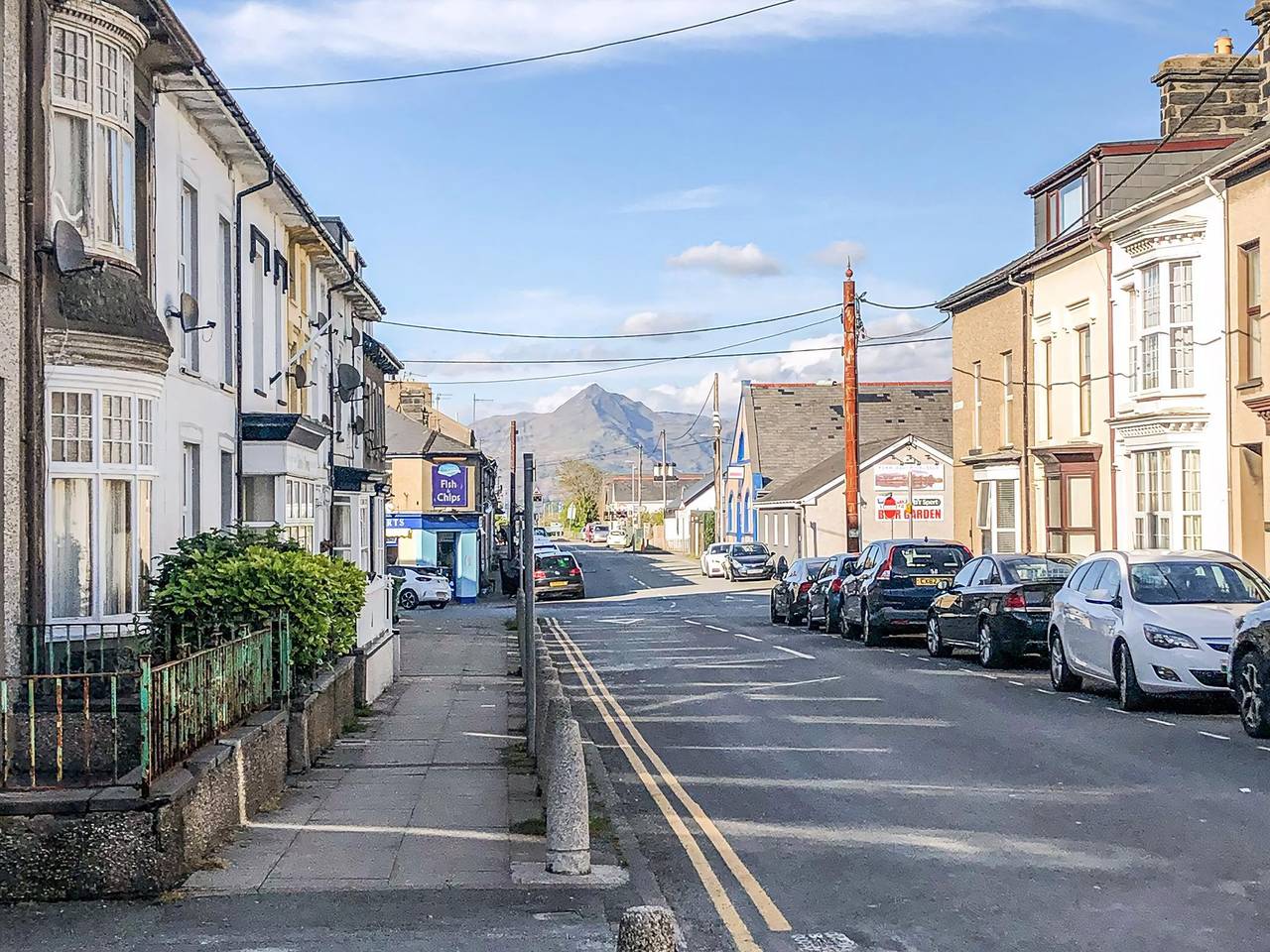 Holiday Rental for 16 People in Porthmadog, Gwynedd