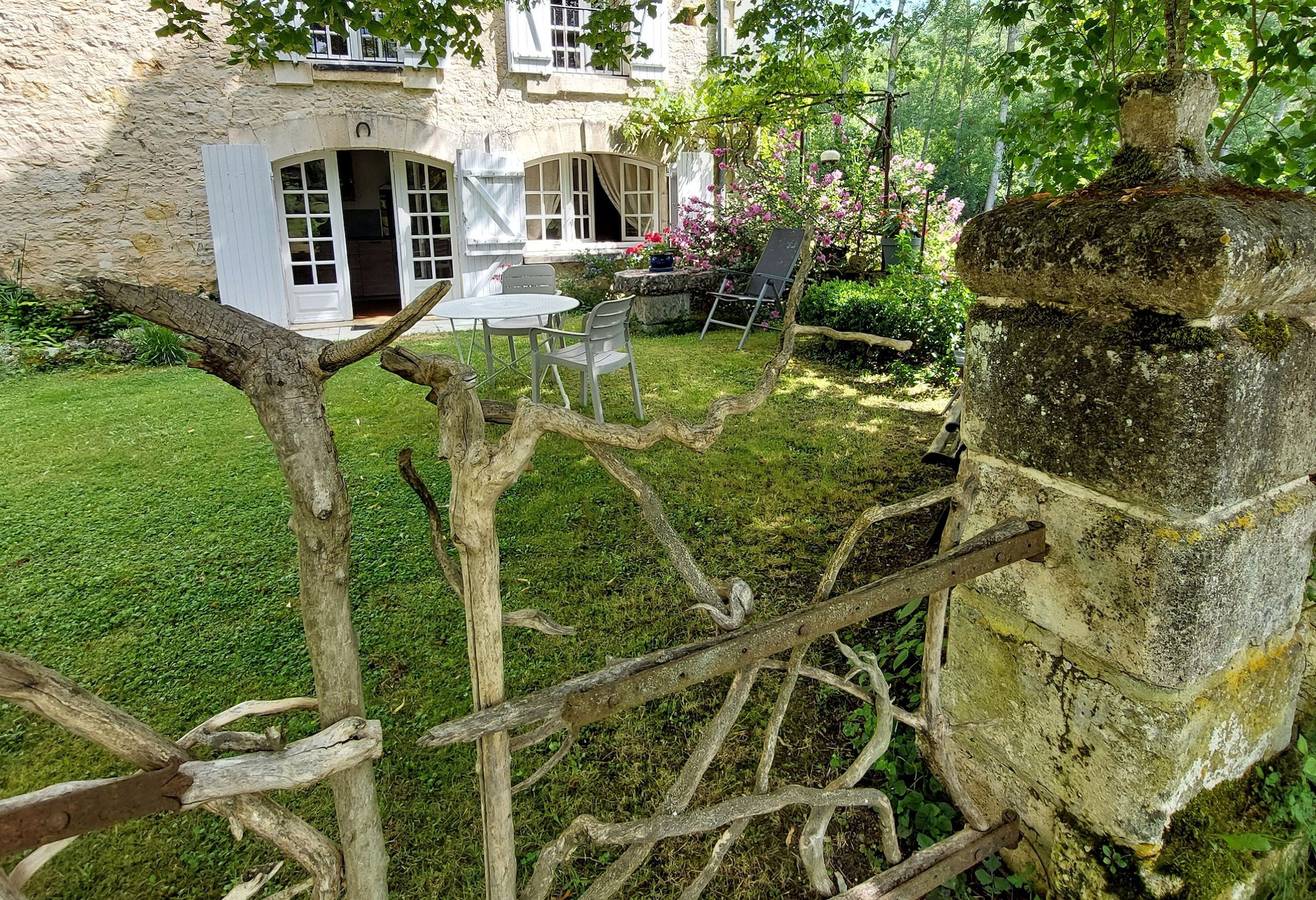 Gîte rural « La Rivière Assoiffée » con terraza, jardín y Wi-Fi in Florimont-Gaumier, Périgord Noir