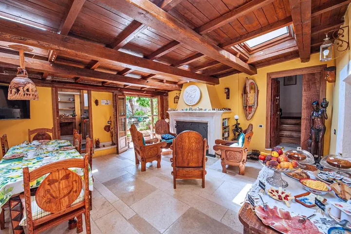 Alojamiento y desayuno para 3 personas, con vistas y jardín - 1