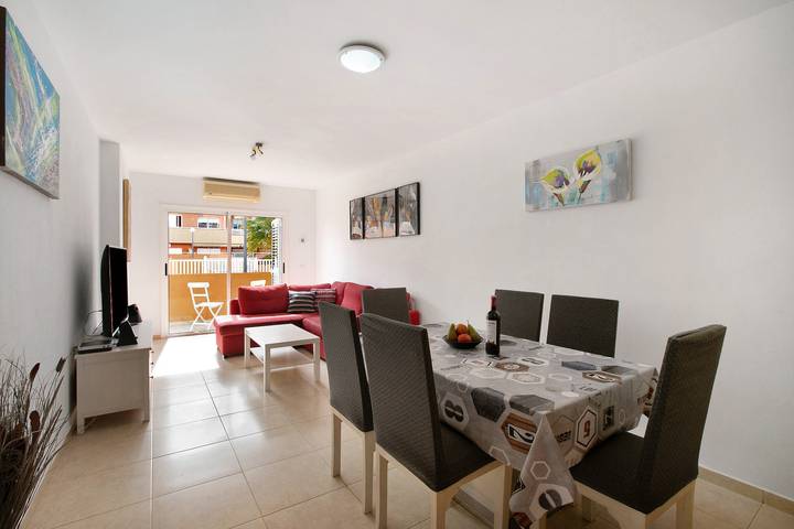 Ganze Wohnung, Ferienwohnung 'Beach Front Puertito' mit Gemeinschaftspool, privater Terrasse und Wlan in Playa La Charcada (Güímar), Güímar
