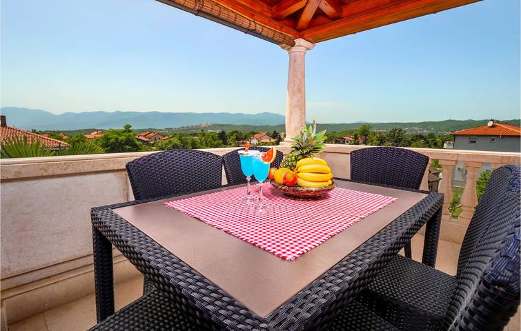 Ganze Ferienwohnung, Gemütliche 2-Zimmer-Wohnung mit Terrasse in der Nähe des Zentrums von Kastav in Primorje-Gorski Kotar