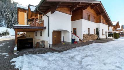 Ferienwohnung für 4 Personen, mit Seeblick und Terrasse sowie Garten, mit Haustier in Altenmarkt im Pongau