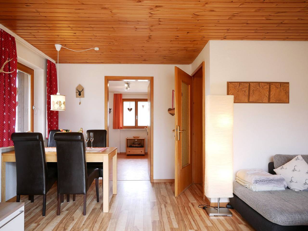 Ganze Wohnung, Apartment 'Jurisch' mit Gemeinschaftsgarten, Balkon und Wlan in Suedlicher Schwarzwald, Dachsberg