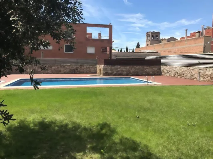 Apartamento de vacaciones para 4 personas, con jardín y piscina - 1