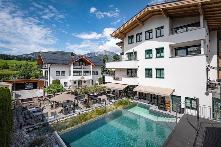 Hotel für 4 Personen, mit Balkon und Whirlpool sowie Garten und Sauna