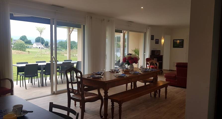 Location de vacances pour 8 personnes, avec jardin ainsi que terrasse et jacuzzi dans Visker - 4