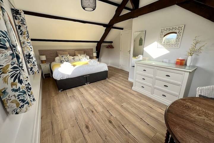 Location de vacances pour 7 personnes, avec piscine et jardin, animaux acceptés à Léhon - 2