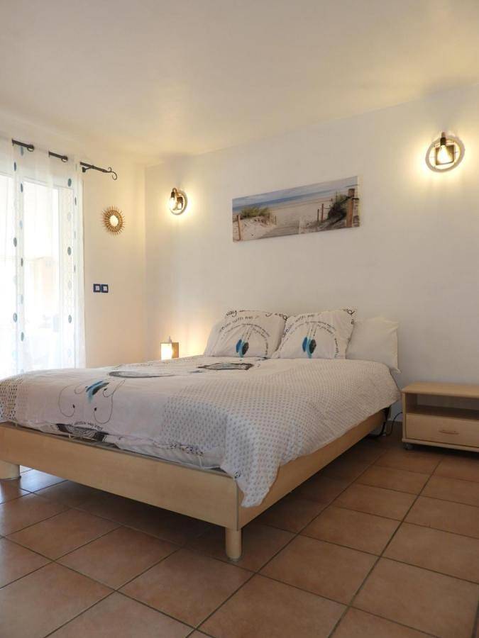 Location de vacances pour 12 personnes, avec piscine et jardin, animaux acceptés à Dauphin (homonymie) - 3