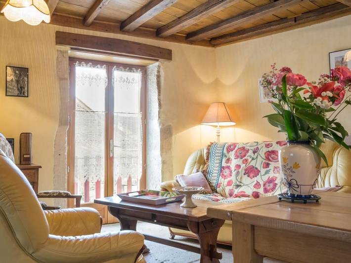 Authentisches Ferienhaus mit geschlossenem Hof, Haustiere erlaubt in Thenissey, Montbard und Umgebung