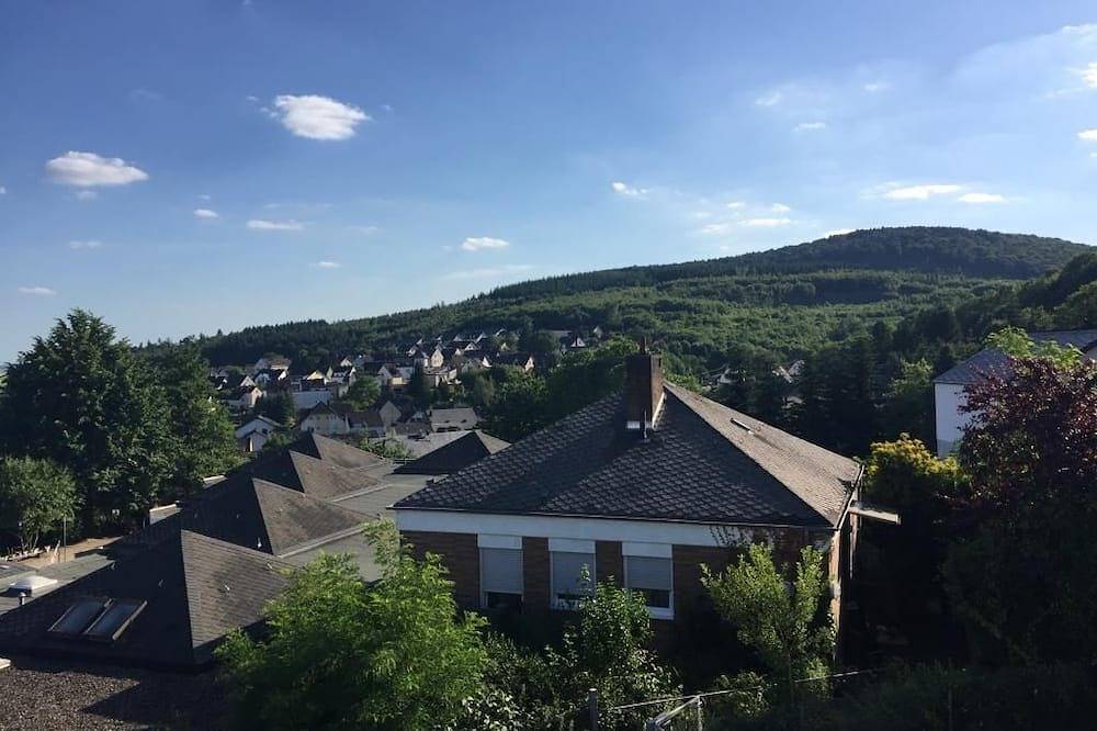 Ganze Wohnung, 4-Bett-Fewo Pellenzblick, Erdgeschoss - Ferienwohnungen Pellenzblick in Laacher See, Nickenich
