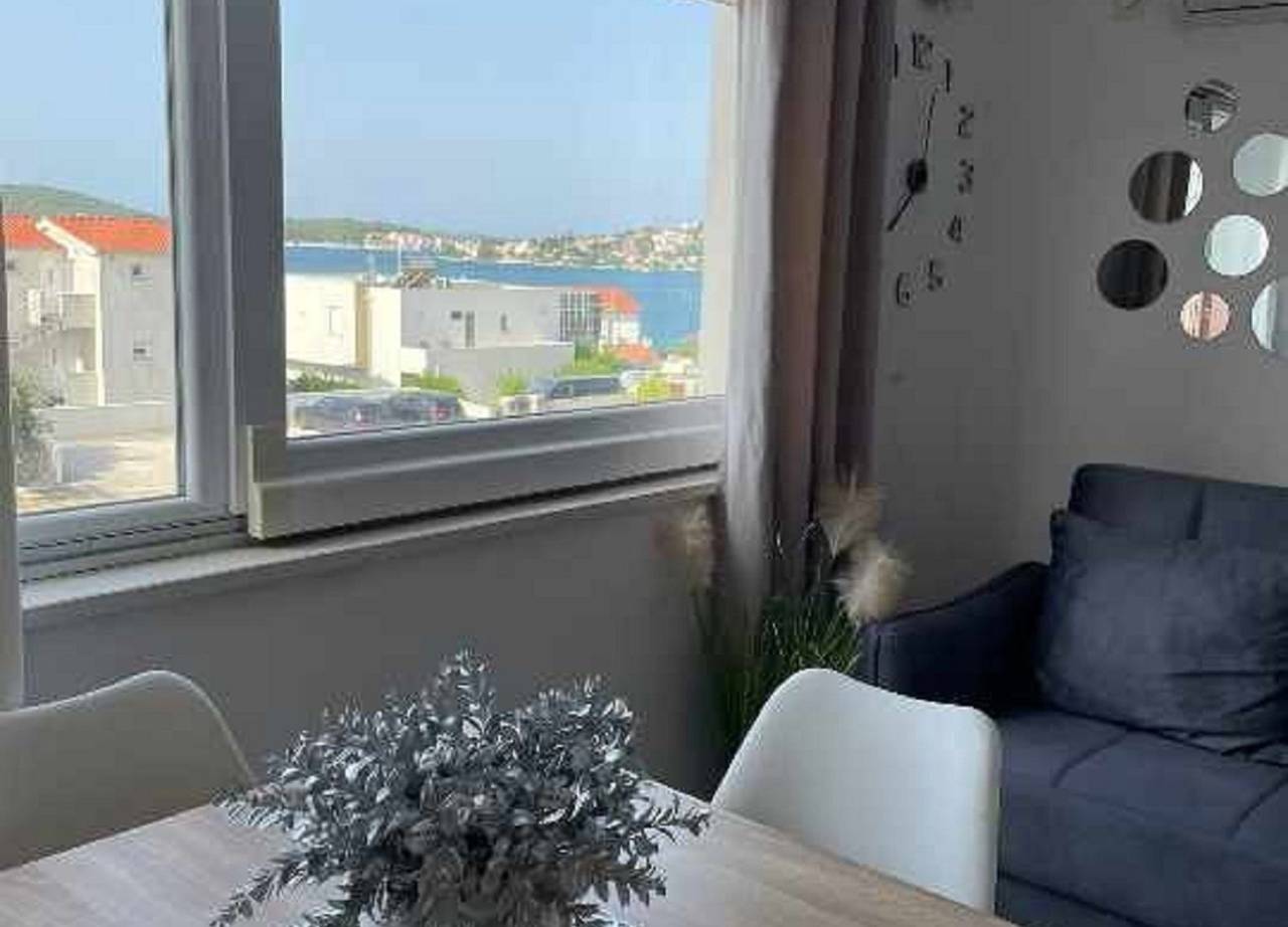 Entire apartment, Apartments J&M 2- One Bedroom Apartment with Sea View in Rogoznica, Šibenik-Knin