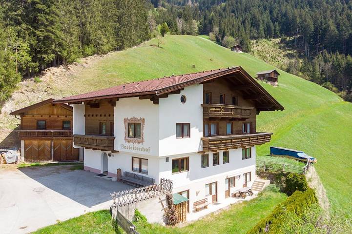 Ferienhaus für 21 Personen, mit Garten