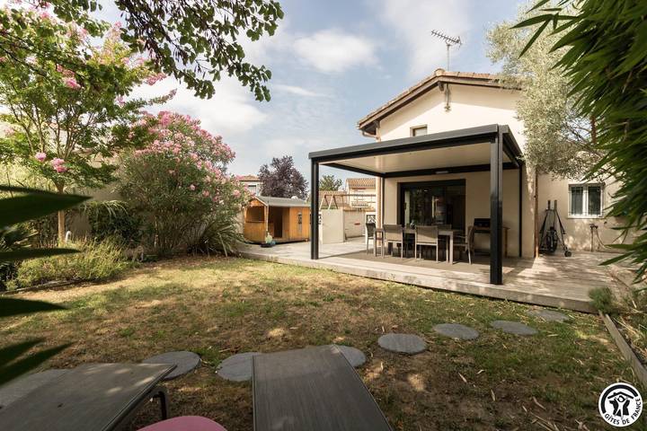 Gîte pour 4 personnes, avec Terrasse et Jardin