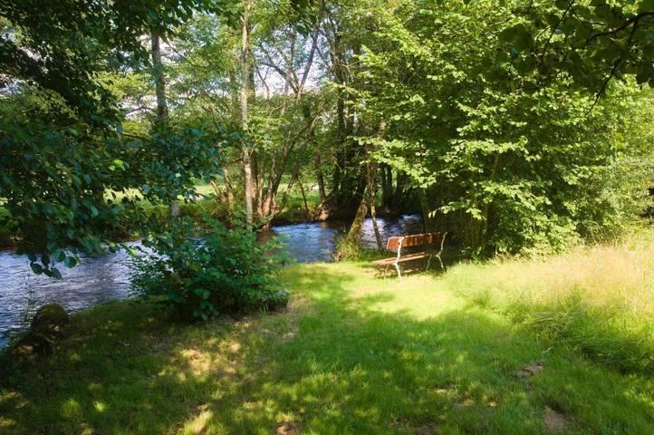 Hôtel pour 2 personnes, avec jardin ainsi que terrasse et vue dans Epiry - 4