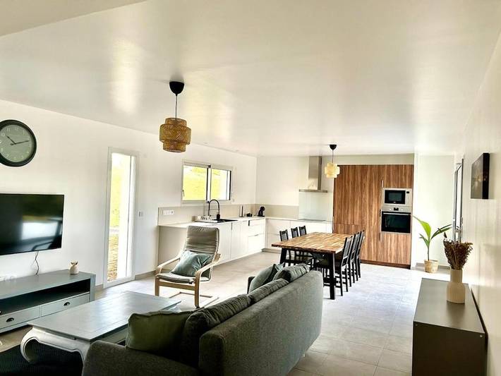 Location de vacances pour 10 personnes, avec vue et terrasse dans Lias