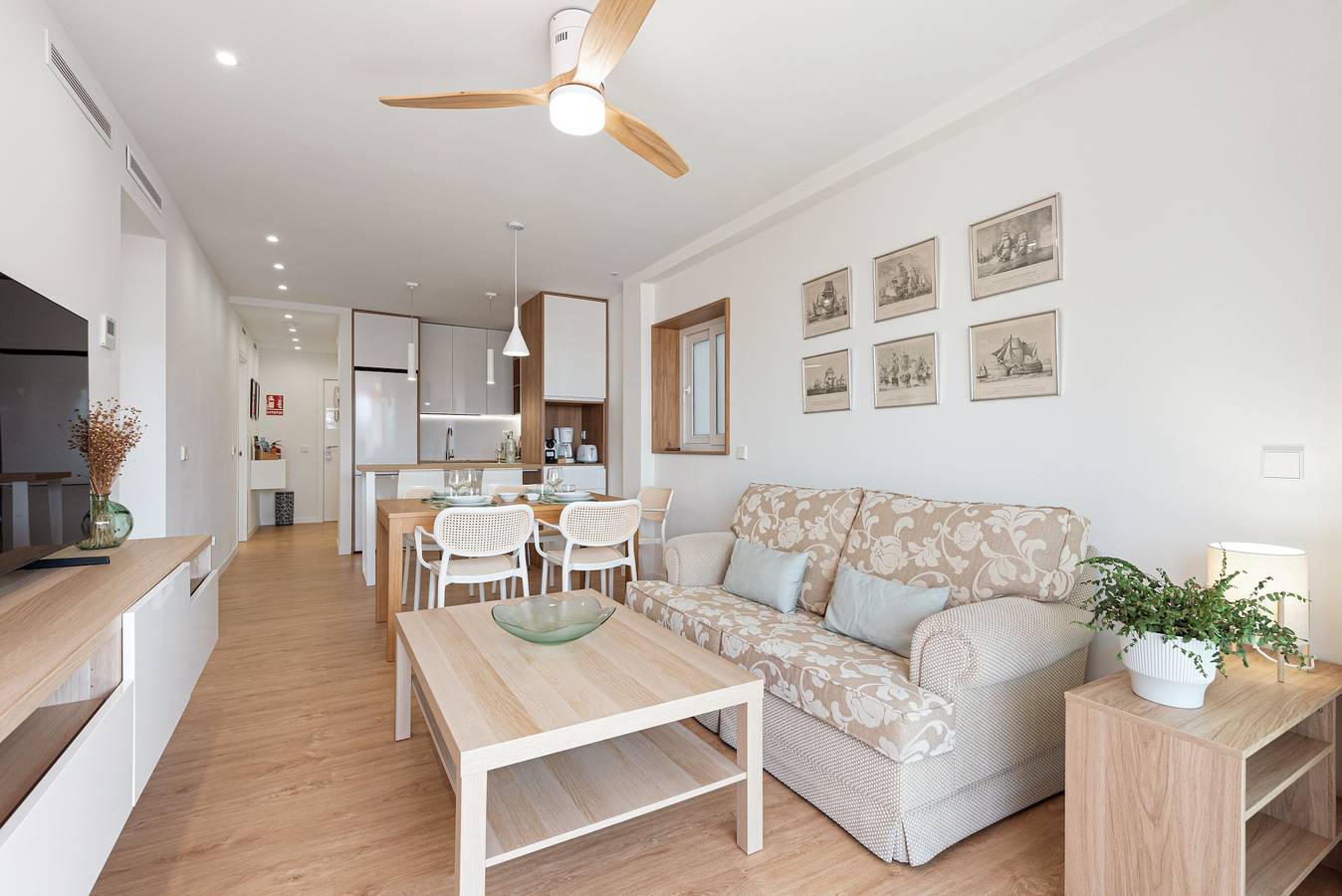 Apartamento entero, Apartamento 'Bellavista Apartamento Marmen' con vistas al mar, exterior, Wi-Fi y aire acondicionado in Málaga (Este), Málaga