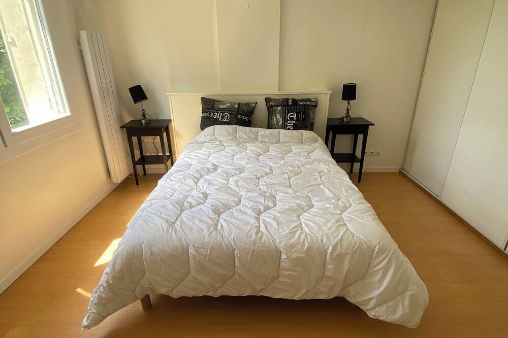 Luxurious, spacious house near Paris center with 720 m2 garden. in Aulnay-sous-Bois, Seine-Saint-Denis