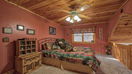 Chalet for 10 Guests in Cataloochee Valley, Haywood County, Picture 2