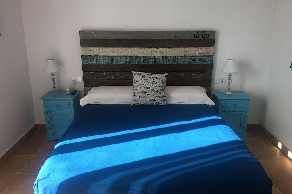 Villa Binimigi - Beach Front 4 Suites Wifi Satellite in Binisafuller Platja, Sant Lluís