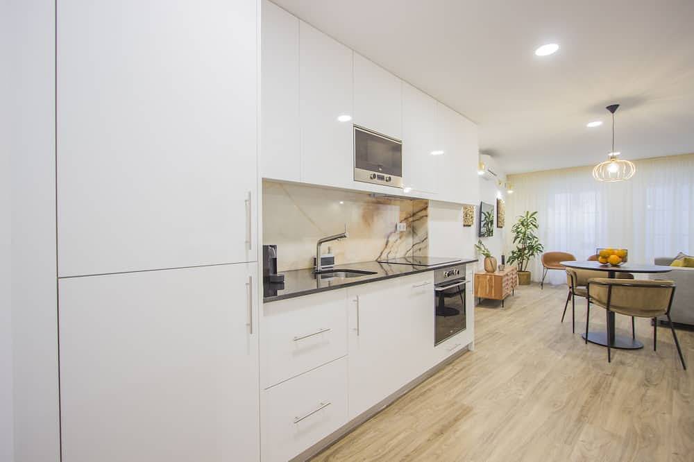 Ground Floor Apartment With Patio in Guimarães City Center in Guimarães, Braga Distrikt