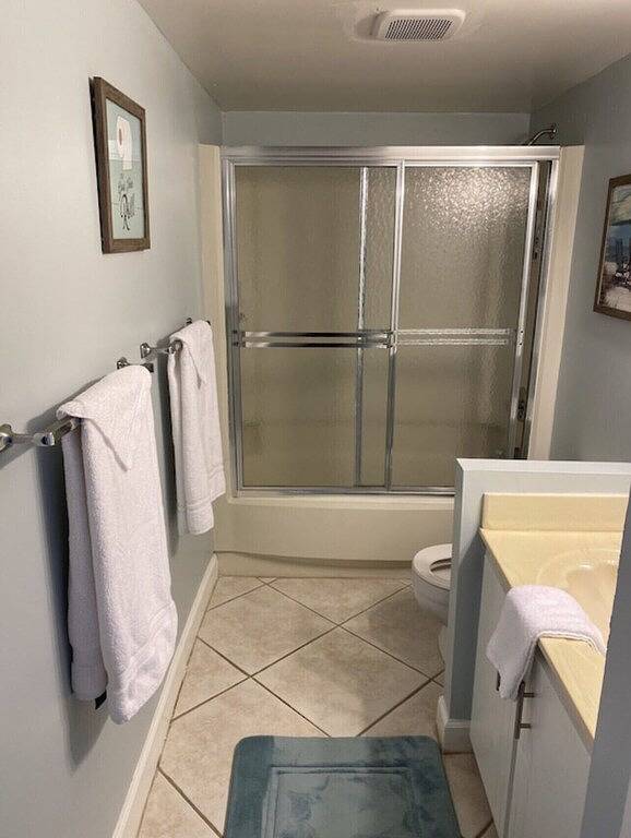 Ganze Wohnung, Direct Oceanfront Beach Condo in Daytona Beach, Florida