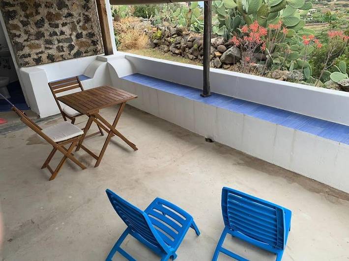 Location de vacances pour 5 personnes, avec Balcon ainsi que Terrasse et Vue à Filicudi - 2