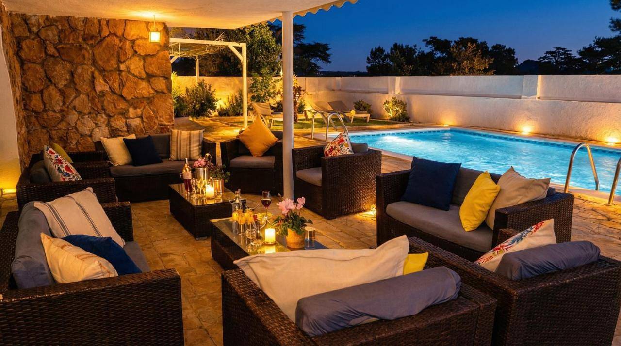 Villa Playa del Sur A 250 metros de una magnifica playa Capacidad más de 16 Ac 6 Suites Piscina Xl in Torredembarra, Costa Dorada