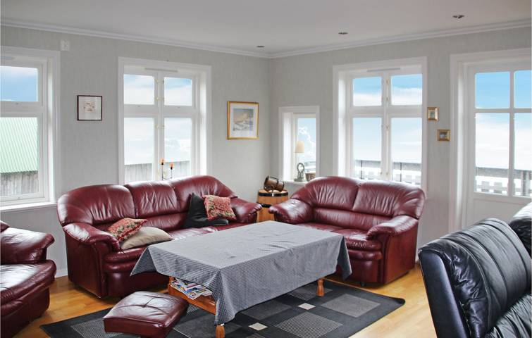 Ferienhaus für 10 Personen mit Terrasse in Lundegrend, Tysnes