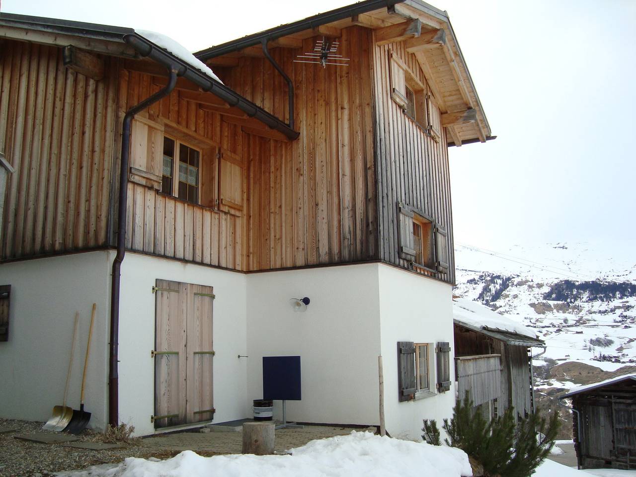 Ganze Ferienwohnung, Ferienhaus Runs, Camuns - 6 Zimmer Ferienhaus für max. 9 Pers. in Lumnezia, Alpenarena