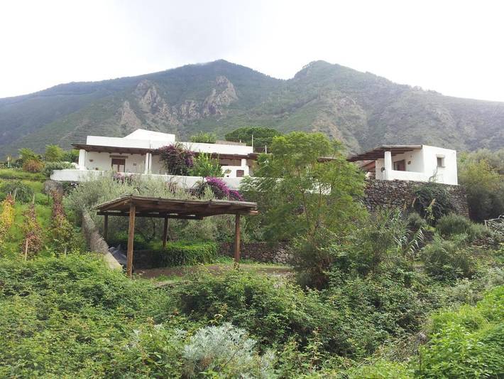 Ferienhaus für 6 Personen, mit Terrasse und Garten sowie Ausblick auf den Liparische Inseln - 2