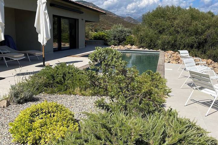 Villa pour 8 personnes, avec terrasse et jardin dans Sagone