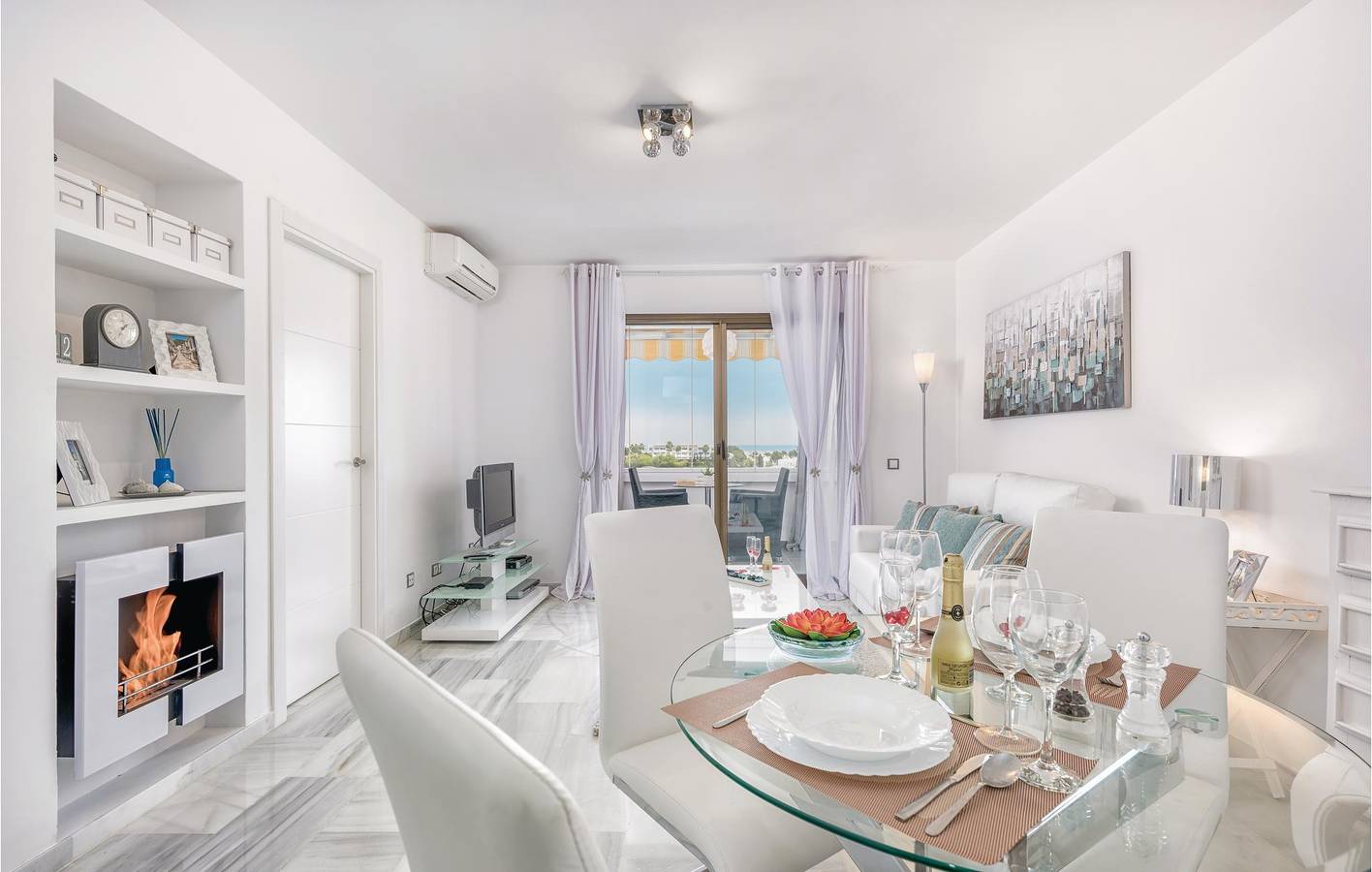 Apartamento vacacional entero, Apartamento con vistas al mar, piscina y aparcamiento in La Cala de Mijas, Mijas