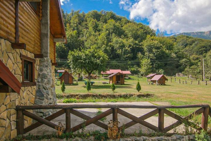 Glamping dla 2 osób, z widok i ogród oraz basen dla dzieci, zwierzęta dozwolone w Czarnogóra