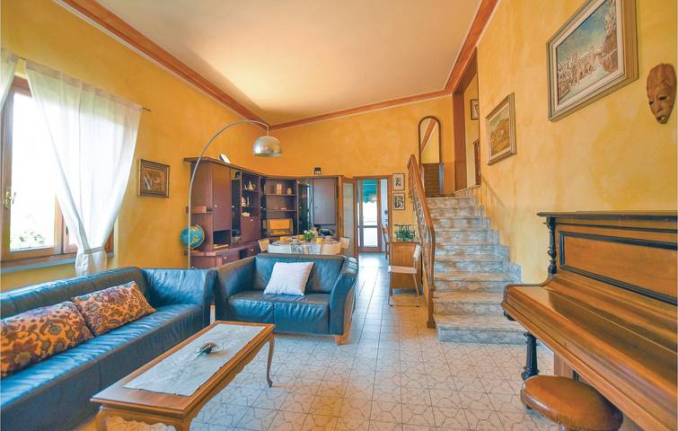 Appartement spacieux avec piscine et parking, à 2 km de la plage in Lido di Camaiore, Camaiore