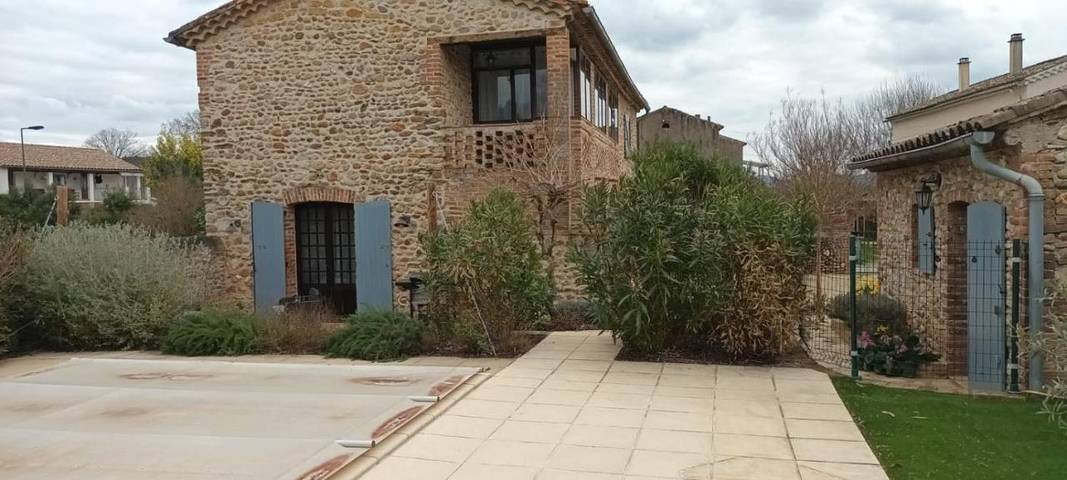 Location de vacances pour 6 personnes, avec piscine ainsi que terrasse et jardin à Saint-Victor-de-Malcap - 3