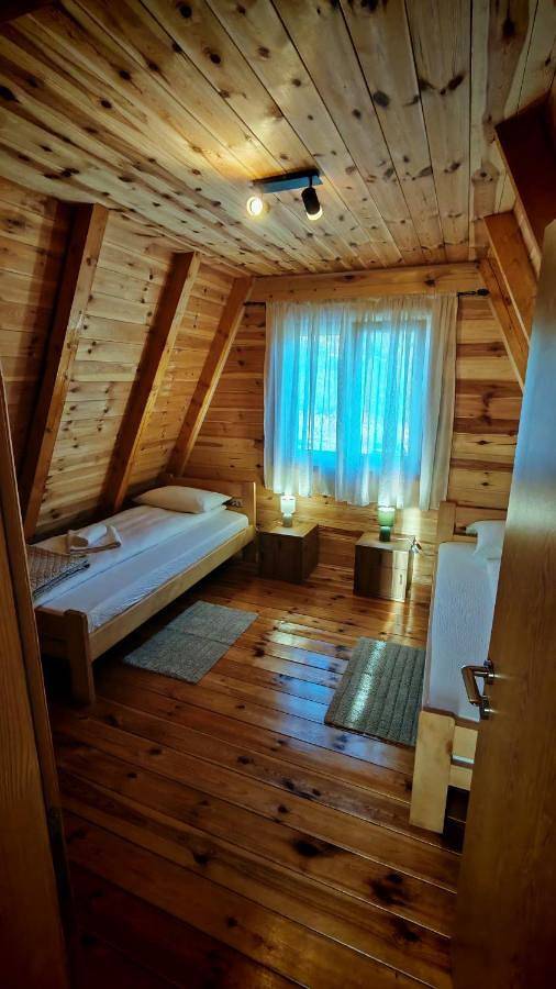 Camping für 2 Personen, mit Terrasse und Garten sowie Ausblick in Montenegro