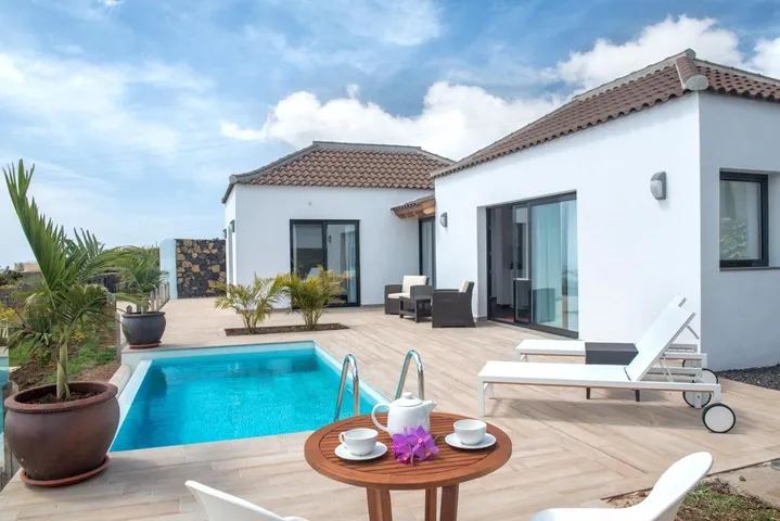 Chalet para 4 personas, con piscina además de vistas y jardín - 1