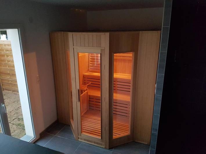 Location de vacances pour 2 personnes, avec Jacuzzi et Terrasse ainsi que Jardin et Piscine à Saint-Étienne-de-Tulmont - 4