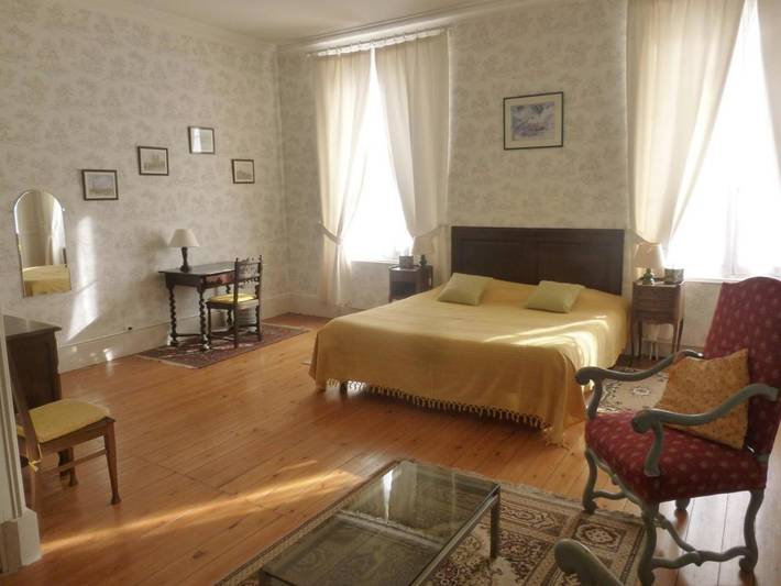 Location de vacances pour 8 personnes, avec piscine ainsi que vue et jardin à Aiguillon - 2