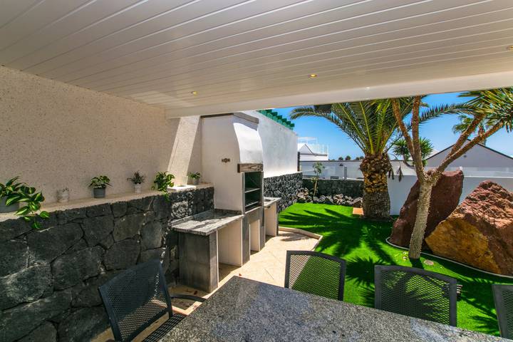 Chalet para 8 personas, con terraza además de jardín y jacuzzi en Lanzarote - 3