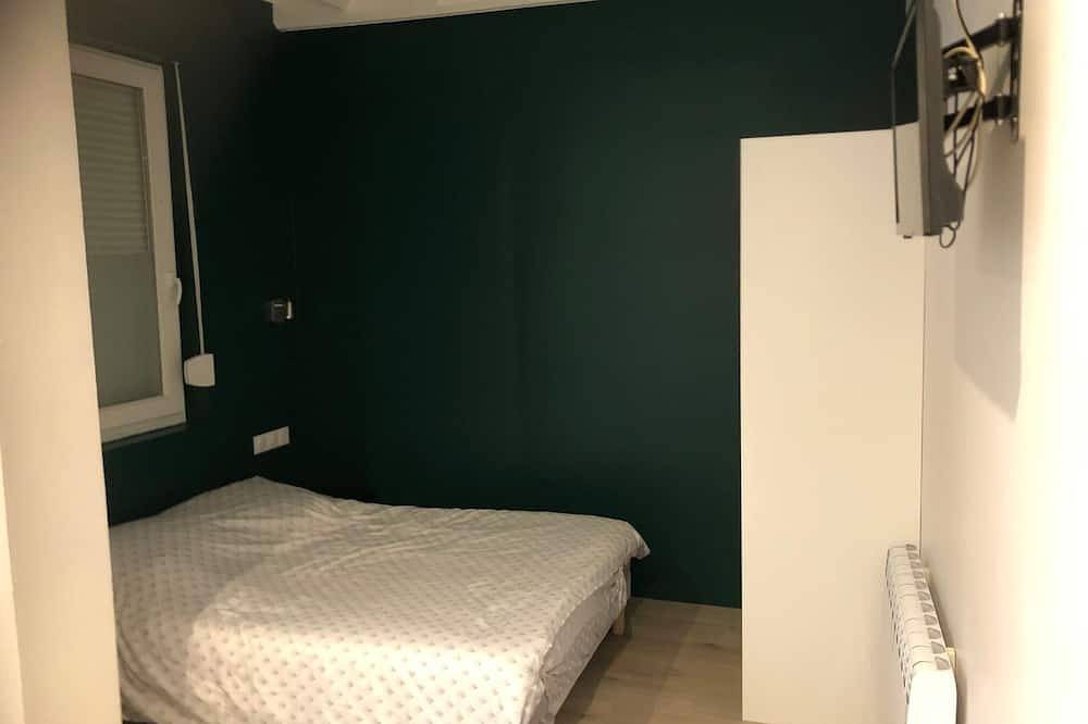 Entire apartment, Appartement Calme in Saint-Amand-les-Eaux, Valenciennes region