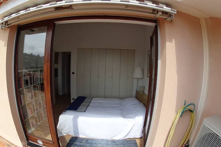 Ganze Wohnung, Sonnige voll ausgestattete Wohnung mit fantastischem Meerblick. in Rayol-Canadel-sur-Mer, Mittelmeerküste (Frankreich)