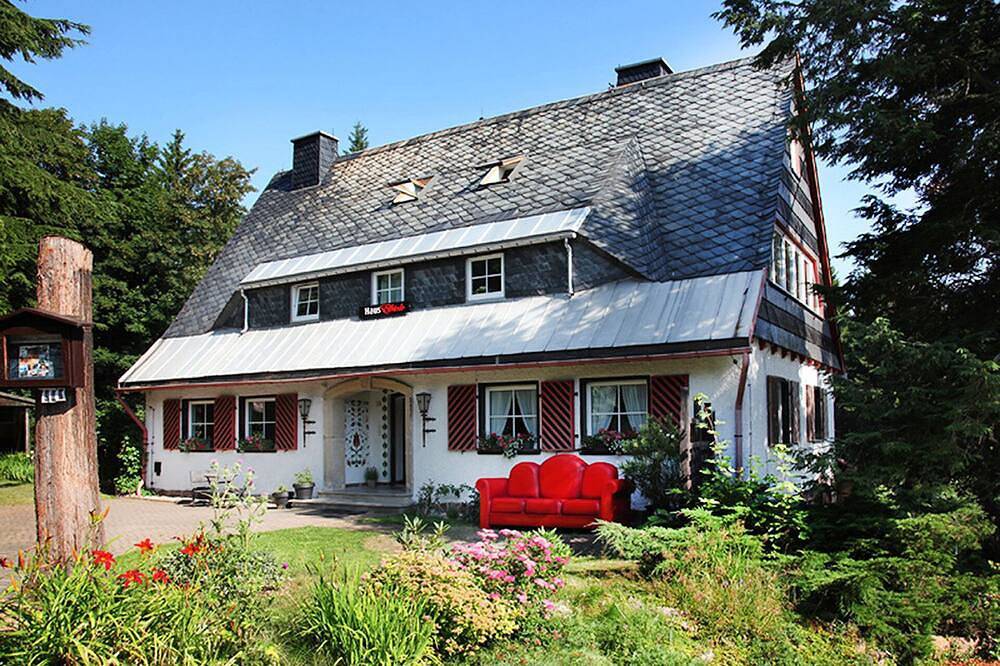 Charmantes Ferienhaus für 12-16 Personen direkt am Wald mit Kaminzimmer + Sauna in Altenberg, Osterzgebirge