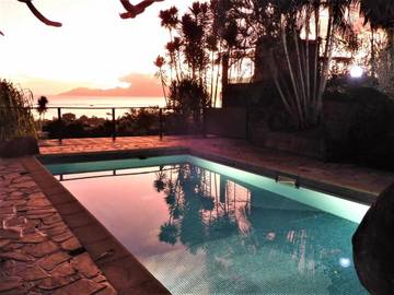 Gîte pour 2 personnes, avec vue ainsi que terrasse et piscine dans Faa'a
