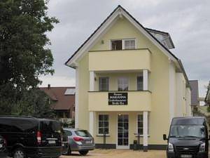Ganze Ferienwohnung, Pension Marianna - Apartment mit 1 Schlafzimmer (im Souterrain) in Europa-Park, Rust