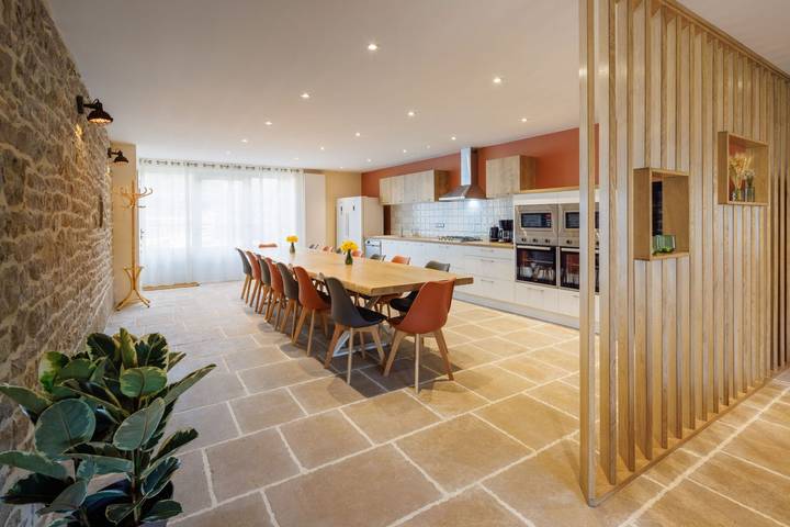 Gîte pour 15 personnes, avec terrasse dans le Jura - 2